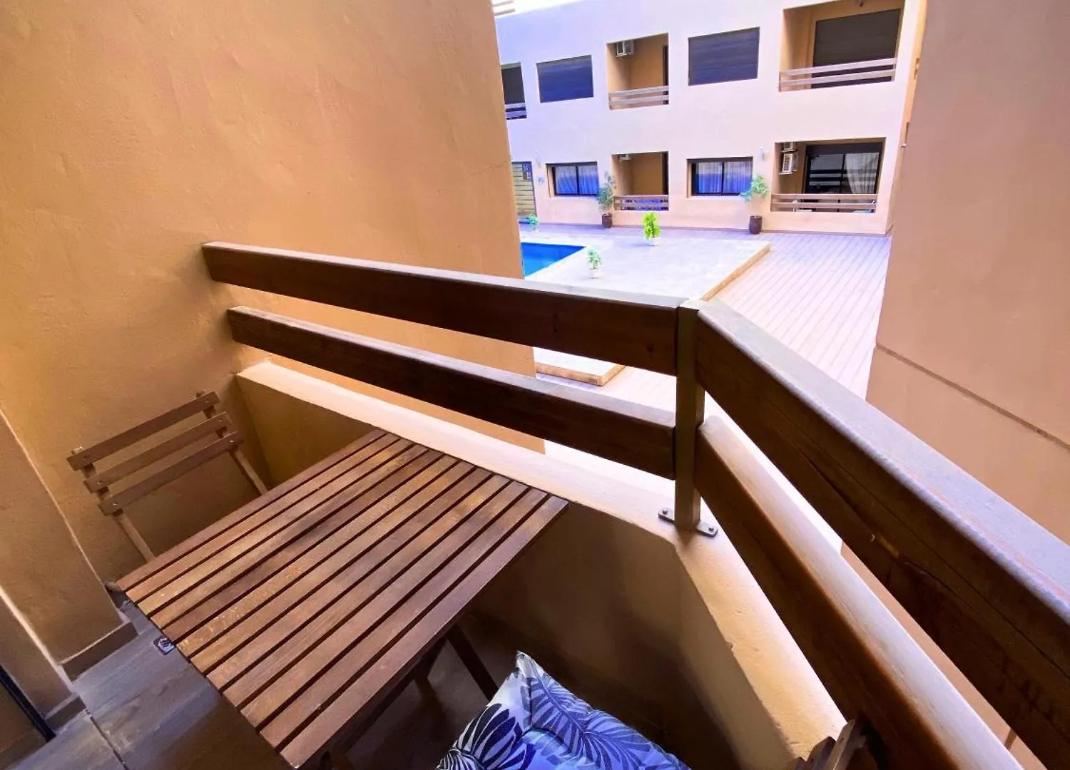 Le Modern Et Centrale Avec Piscine Et Parking Prive Marrakesh